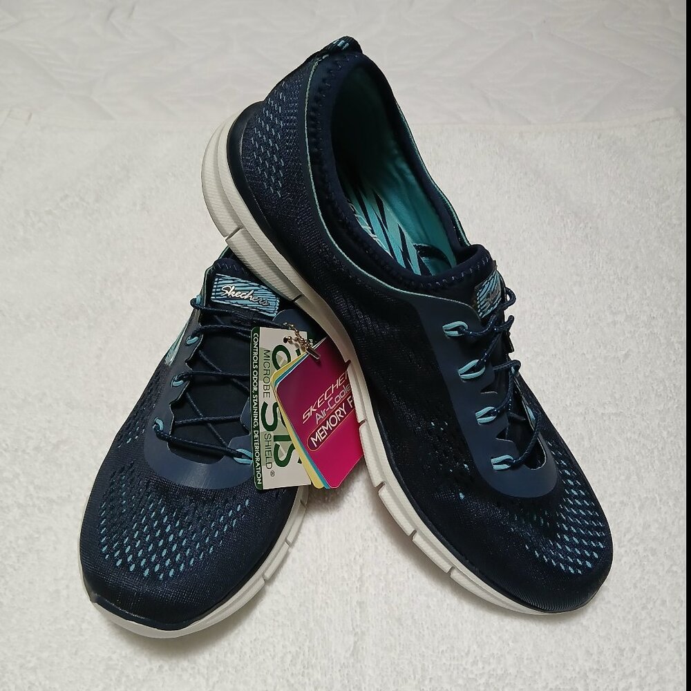 Skechers Air Cooled Memory Foam Sneakers in Navy -- Womens Size 9.5